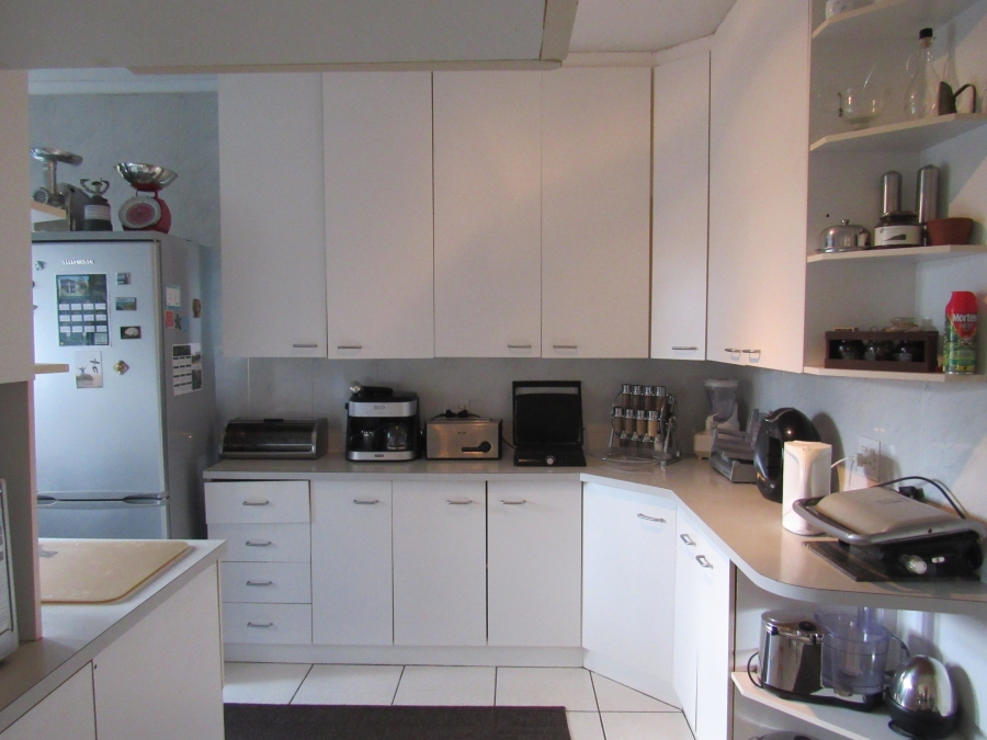 4 Bedroom Property for Sale in Wavecrest Eastern Cape